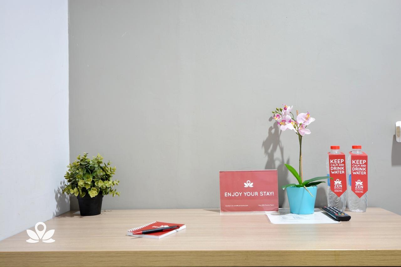 Zen Rooms Karet Pedurenan Jacarta Exterior foto